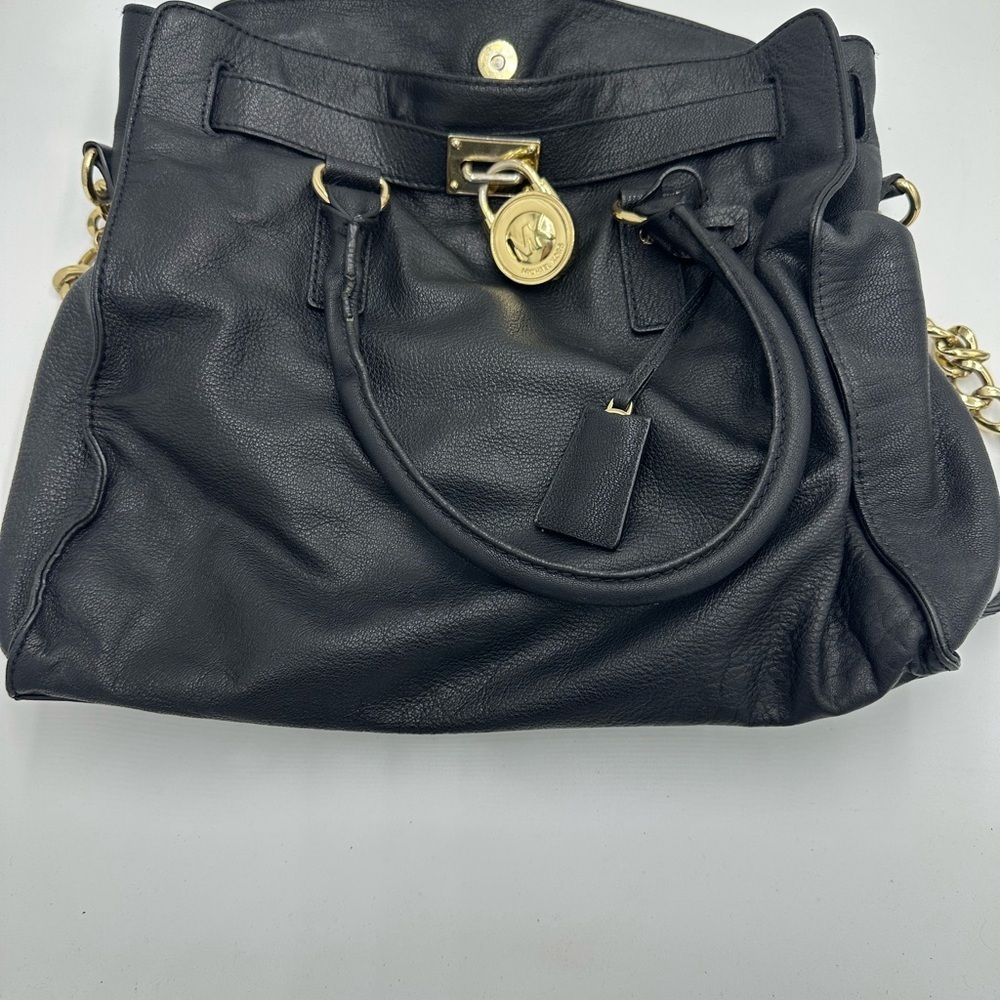 MICHAEL Michael Kors Black Leather Shoulder Bag with Gold Chain